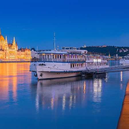 Grand Jules - Boat Hotel บูดาเปสต์ ภายนอก รูปภาพ