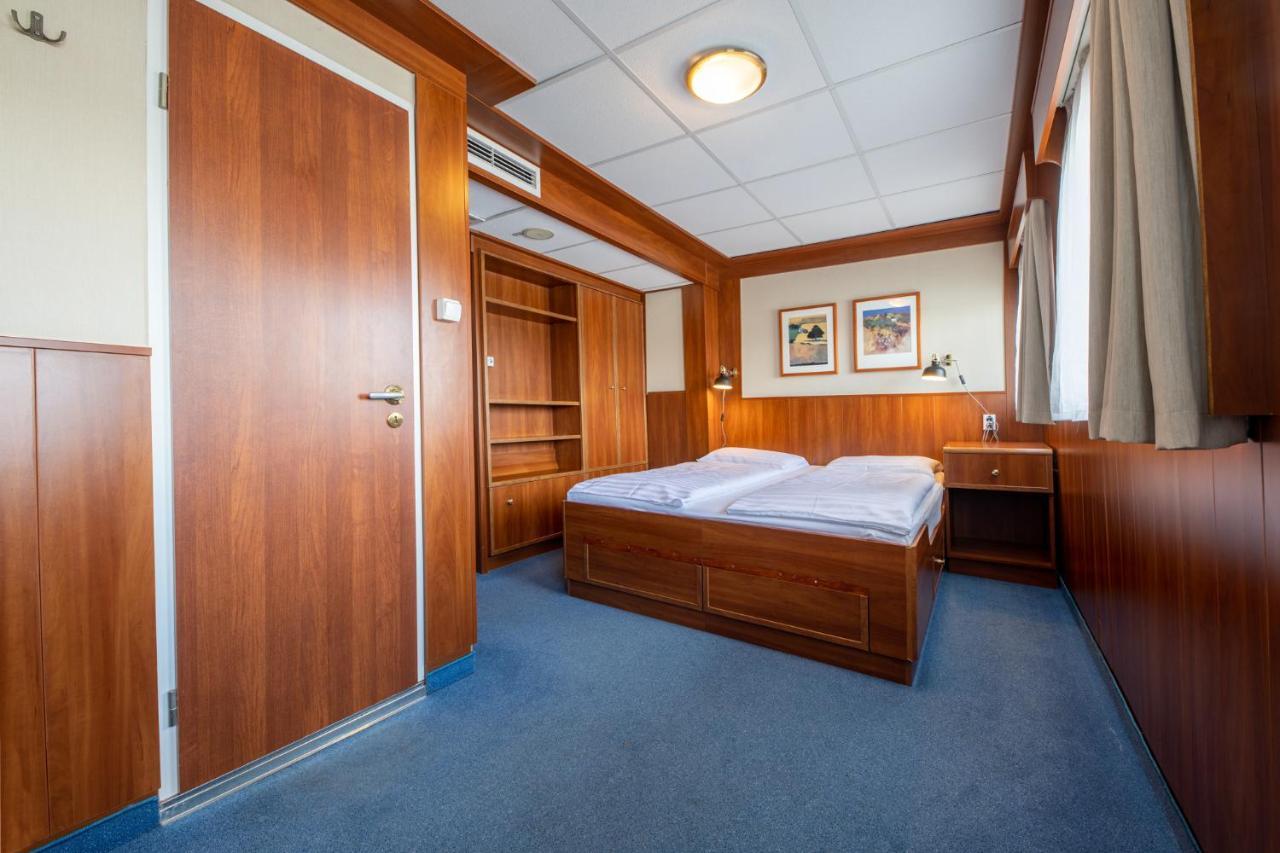 Grand Jules - Boat Hotel บูดาเปสต์ ภายนอก รูปภาพ
