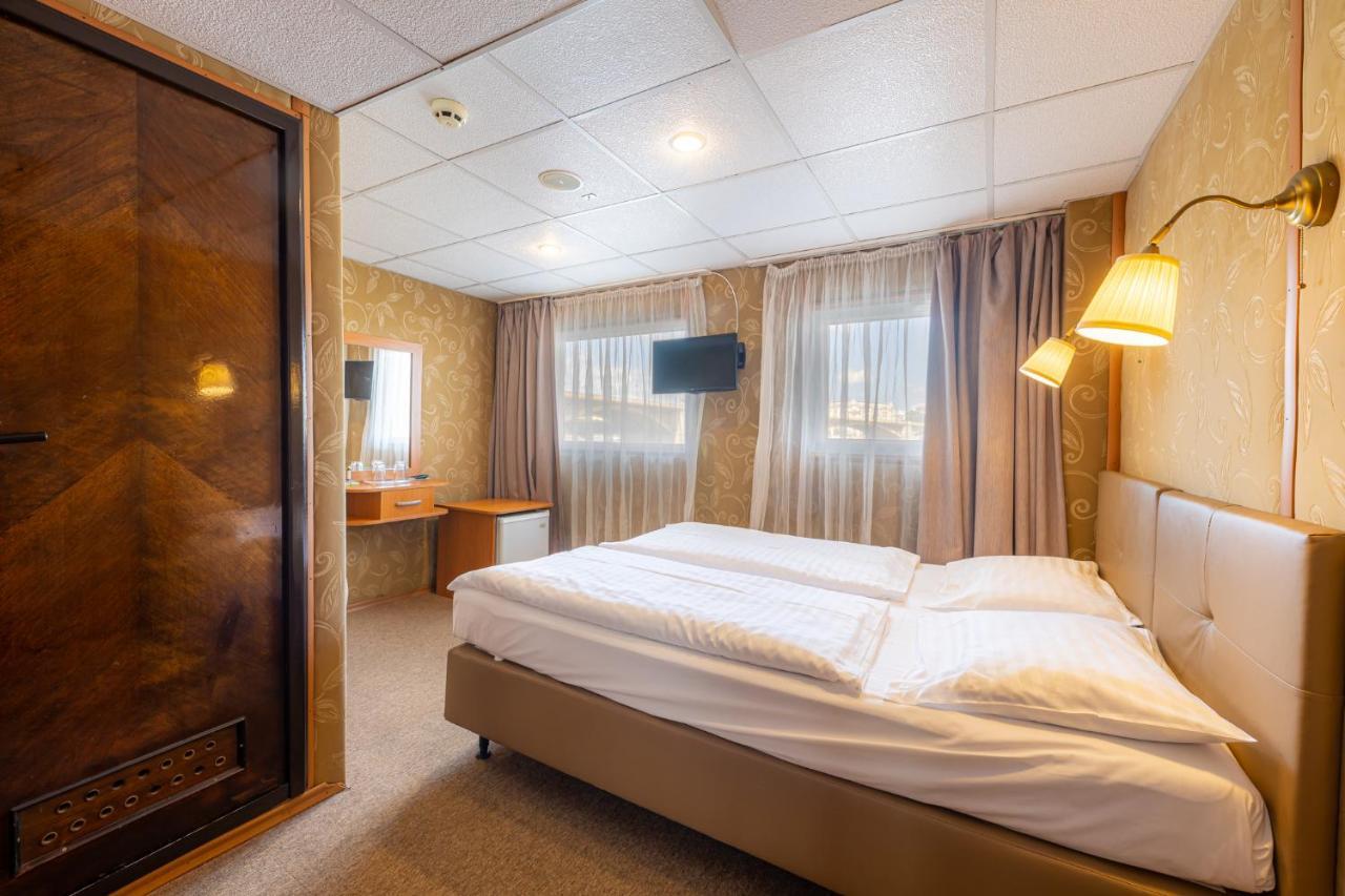 Grand Jules - Boat Hotel บูดาเปสต์ ภายนอก รูปภาพ