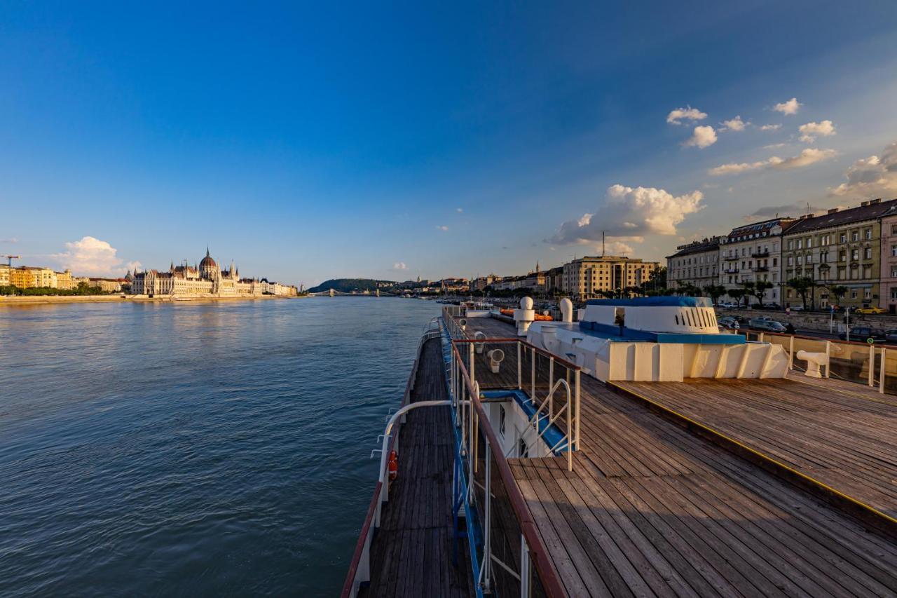 Grand Jules - Boat Hotel บูดาเปสต์ ภายนอก รูปภาพ