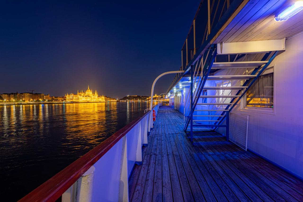 Grand Jules - Boat Hotel บูดาเปสต์ ภายนอก รูปภาพ