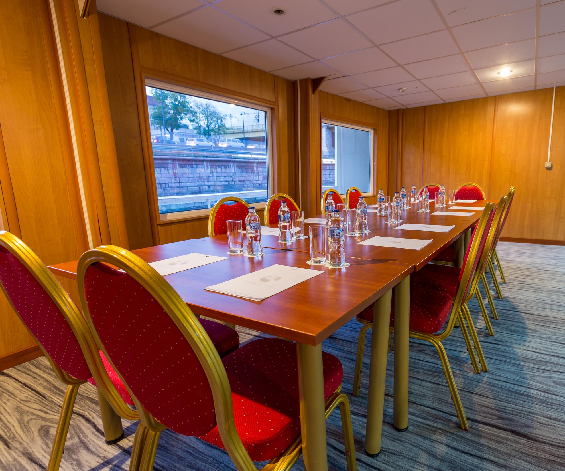 Grand Jules - Boat Hotel บูดาเปสต์ ภายนอก รูปภาพ