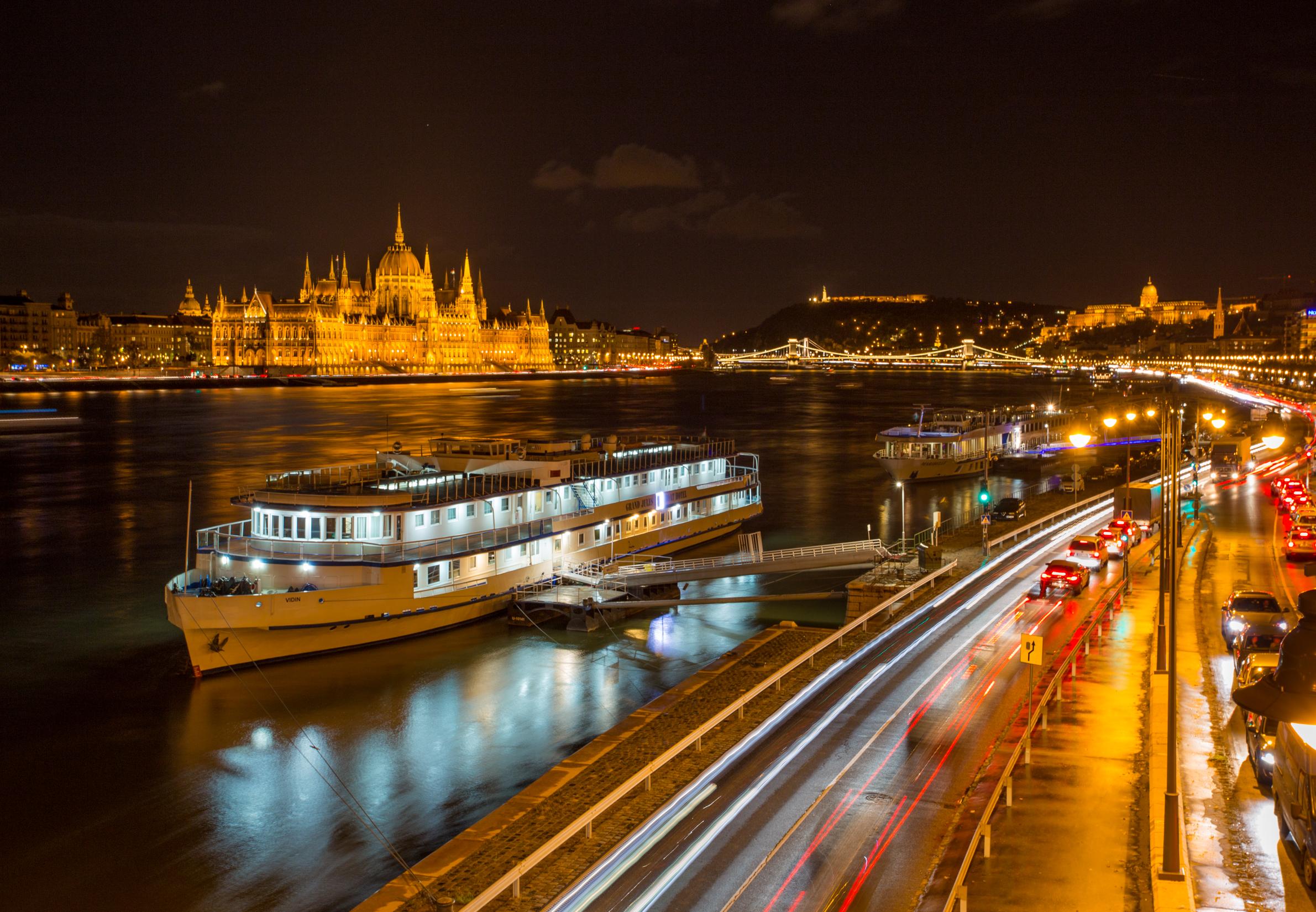 Grand Jules - Boat Hotel บูดาเปสต์ ภายนอก รูปภาพ